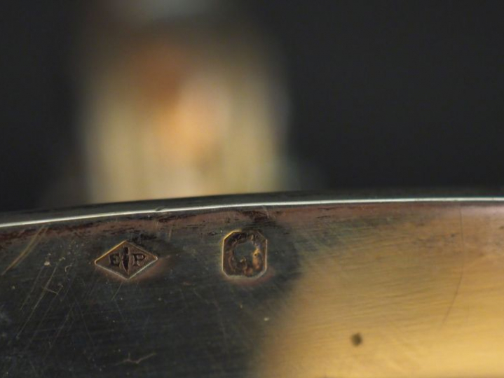 Saucière de style Louis XV en argent, poinçon Minerve, modèle à filets