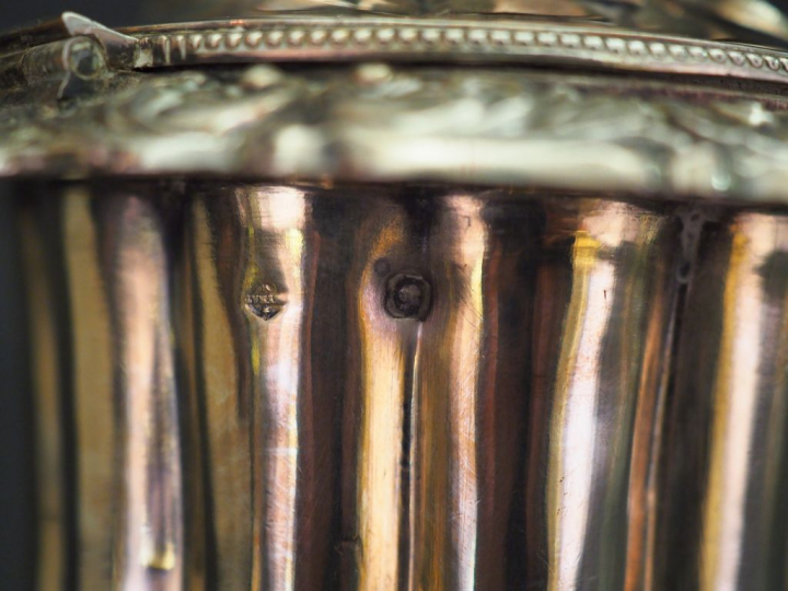 Verseuse Napoléon III en argent, poinçon Minerve, à décor de godrons e