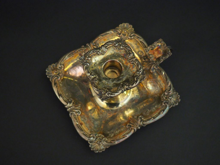 Bougeoir à main Napoléon III de style rocaille en vermeil, poinçon Min