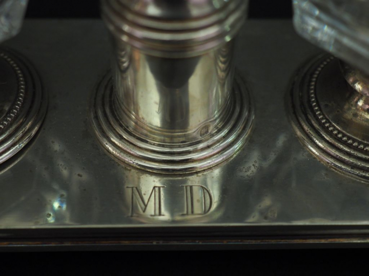 Saleron double de style Louis XVI en argent, poinçon Minerve, à décor 