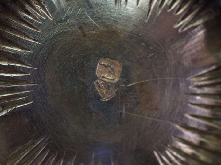 Service à thé et à café en argent étranger, à décor de godrons. Compre