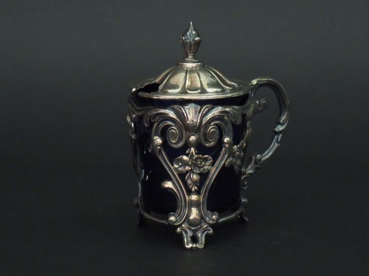 Moutardier Napoléon III de style rocaille en argent, poinçon Minerve, 