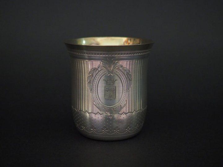 Timbale de forme tulipe de style Louis XVI en argent, poinçon Minerve,