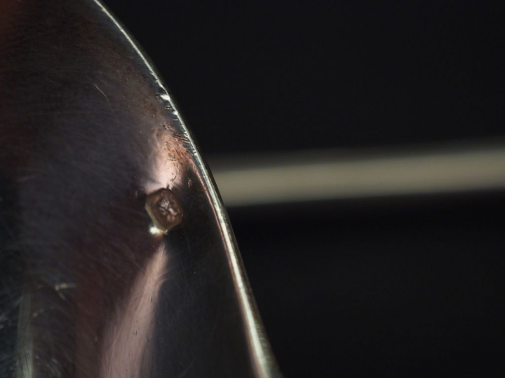 Louche à crème et une paire de cuillères à servir en argent, poinçon M