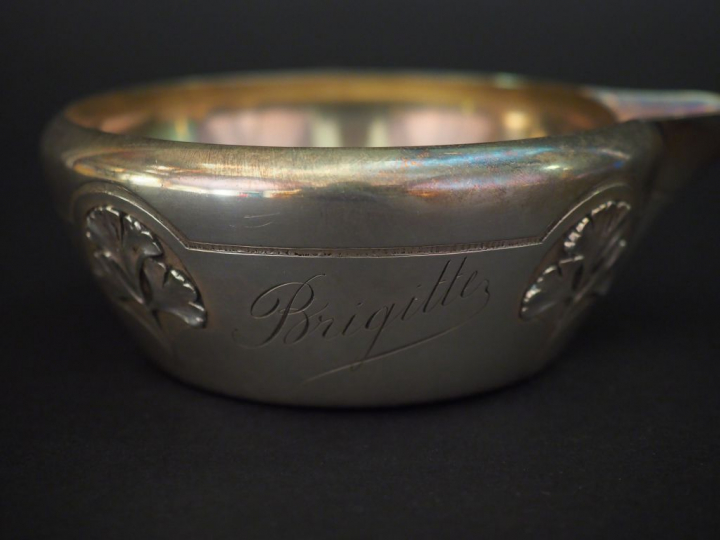 Casserole à bec verseur Art Nouveau en argent, à décor de feuilles de 