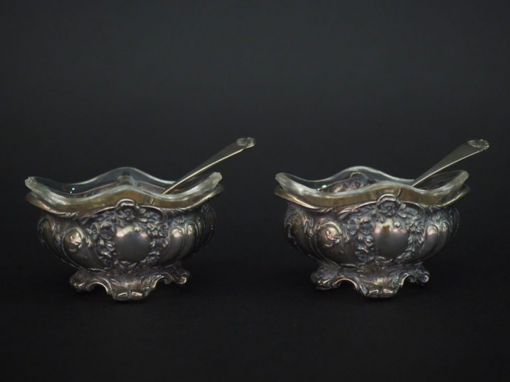 Paire de salerons de style Louis XV en argent, poinçon Minerve, à déco