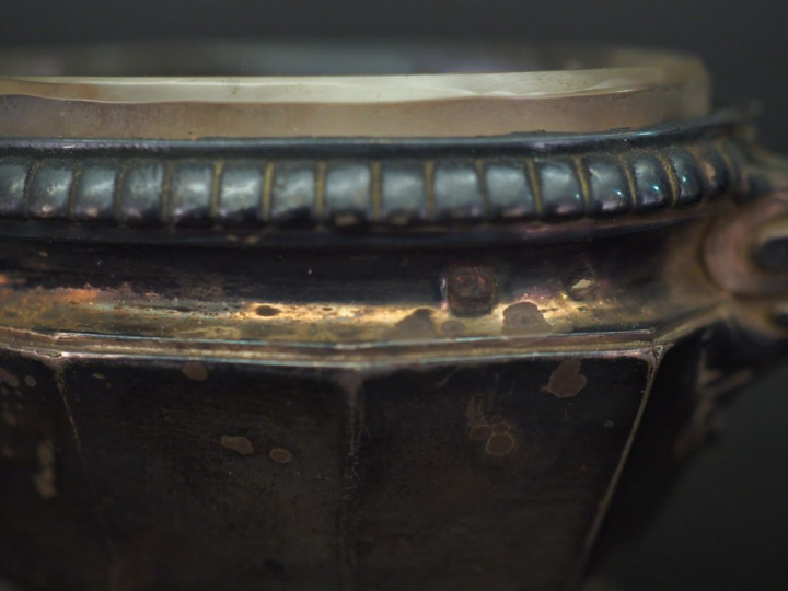 Ensemble comprenant :  - une paire de salerons de style Art déco en ar