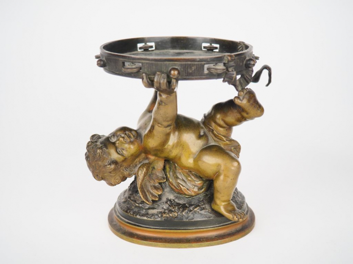 A. MOREAU.  "l'amour au tambourin" Sujet en bronze à patine verte.  Si