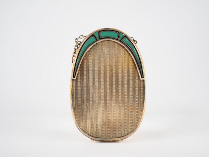 Minaudière Art Déco en vermeil et émaux polychromes. (manque le pousso