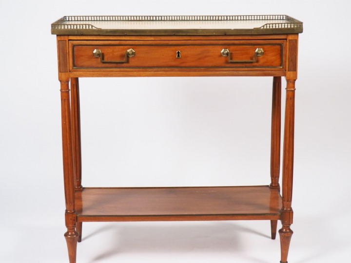 Console début XIXème de style Louis XVI en acajou et placage d'acajou,