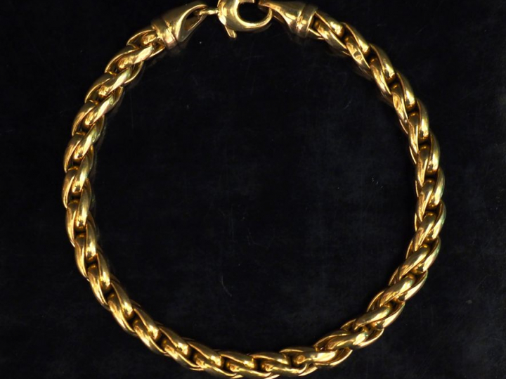Bracelet souple en or jaune, maille ronde tressée. Long. 21,5 cm Poids