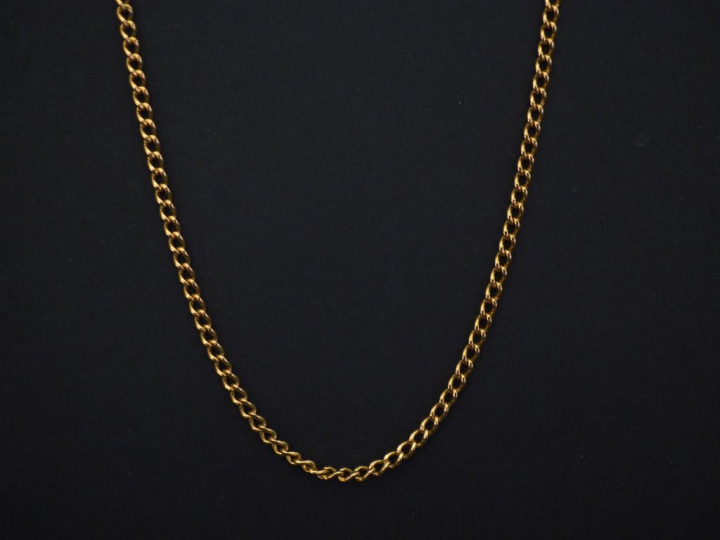 Chaine en or jaune, maille gourmette.  Long. 47 cm Poids. 7,09 g   