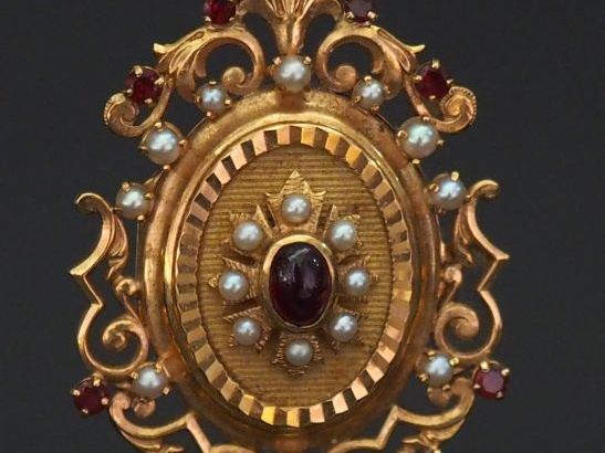 Pendentif porte-photo Napoléon III en or jaune, serti de perles blanch