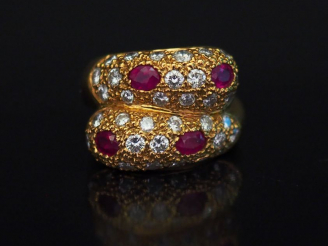 Vente aux enchères Bague dite "Toi   Moi" en or jaune, sertie d'un pavage de diamants et 