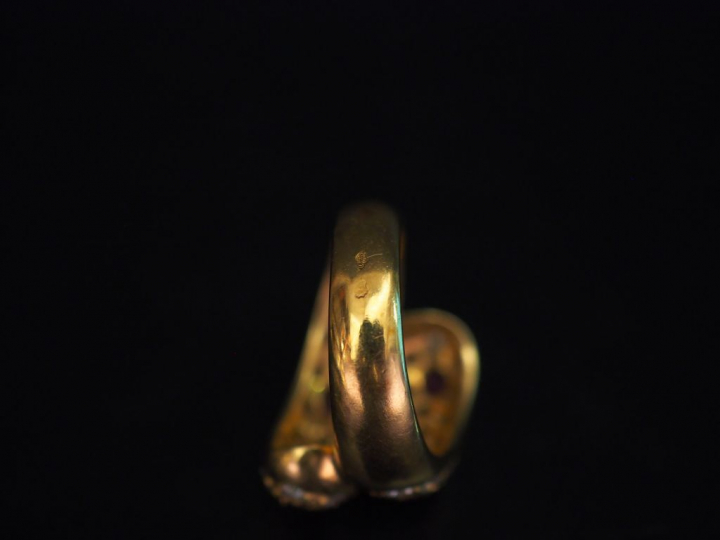 Bague dite "Toi   Moi" en or jaune, sertie d'un pavage de diamants et 