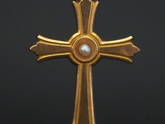 Vente aux enchères Pendentif Napoléon III en or jaune, en forme de croix sertie en son ce
