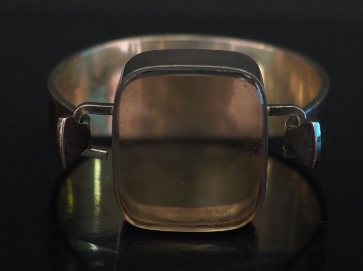 Vivianna TORUN (dans le goût de) Bracelet en argent, serti en son cent