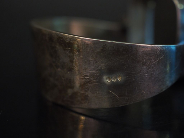 Vivianna TORUN (dans le goût de) Bracelet en argent, serti en son cent