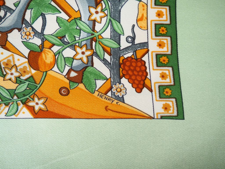 HERMES Carré en soie "Axis Mundi", dans sa boîte. Signé Henry C. (Quel