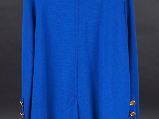 YVES SAINT LAURENT, Variation Manteau bleu roi à col, en laine. Fermet