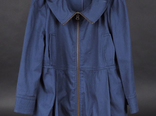 RED VALENTINO Veste bleue à col, en coton et élasthane. Deux fausses p