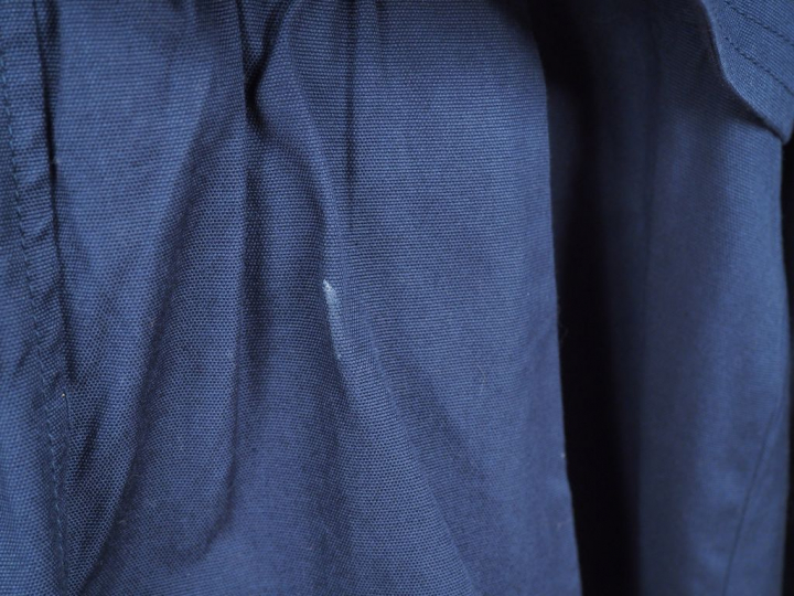 RED VALENTINO Veste bleue à col, en coton et élasthane. Deux fausses p