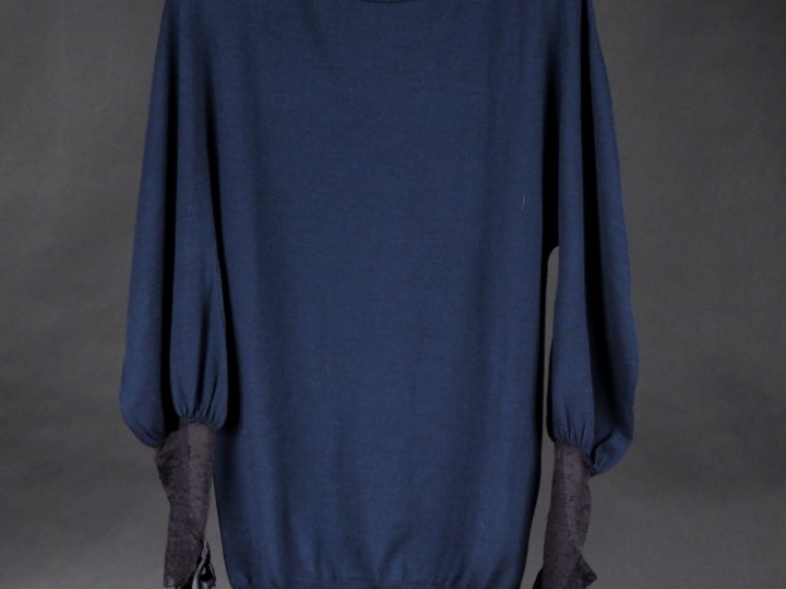 RED VALENTINO Tunique bleue en laine mérinos extrafine. Extremité des 