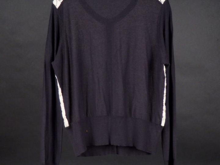 SONIA RYKIEL Cardigan noir et dentelle blanche à décor de végétaux, en