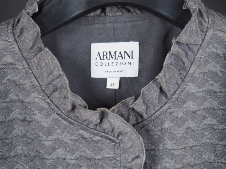 ARMANI Collezioni Veste courte en ramie, coton et soie, de couleur gri