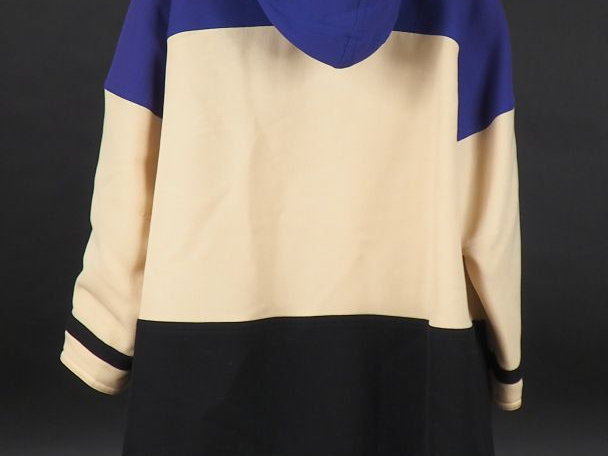 COURREGES Manteau demi-saison violet, blanc et noir, avec capuche, en 