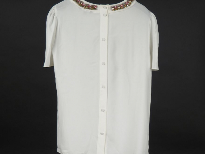 TARA JARMON Chemisier blanc à manches courtes, à col rond à décor de s