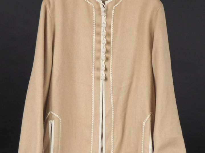 EMANUEL UNGARO Veste crème à col rond, à décor d'un galon blanc, en an