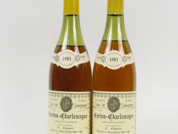 2 BOUTEILLES CORTON CHARLEMAGNE GC DOMAINE LOUIS CHAPUIS - 1983 - 5 CM
