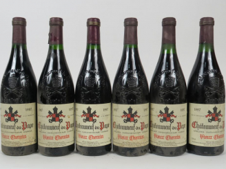 Vente aux enchères 6 BOUTEILLES CHÂTEAUNEUF DU PAPE VIEUX CHEMIN REVOLTIER JOSEPH ET FILS
