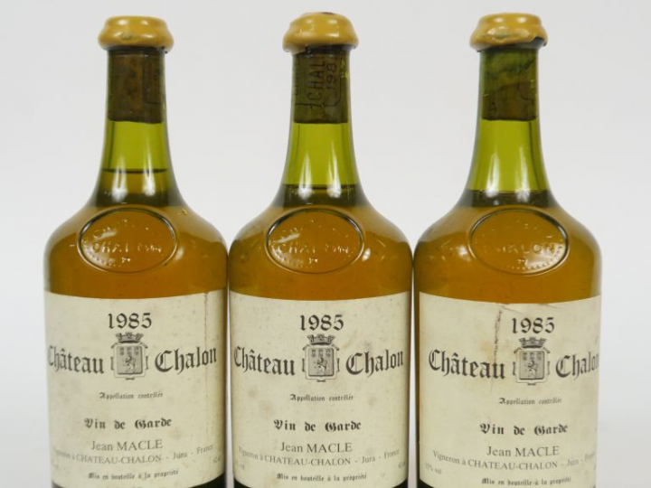 3 BOUTEILLES CHÂTEAU CHALON JEAN MACLE - 1985 - 2 CM/3 CM/3,5 CM