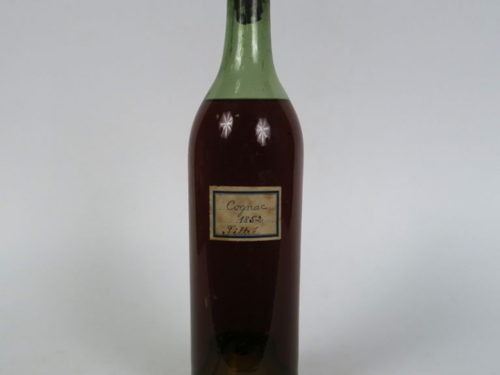 1 BOUTEILLE COGNAC 1852 - MISE PARTICULIERE
