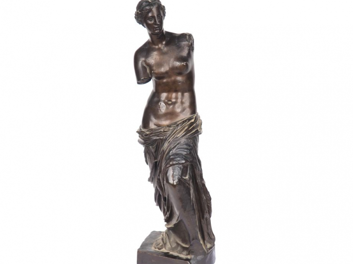 Sculpture XIXème en bronze à patine brune. "la Vénus de Milo" H. 66 cm