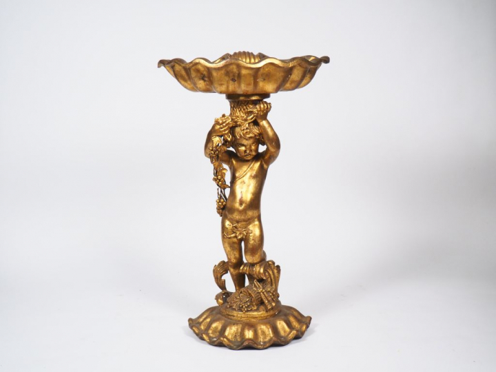 Jardinière de style Louis XVI en bois doré en forme d'amour vendangeur