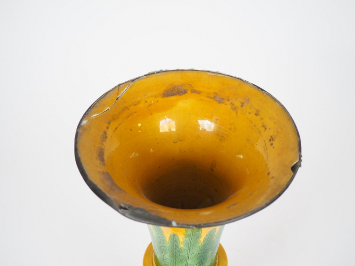 Chine XIXe siècle,  Ensemble comprenant un vase gu et vase globulaire 