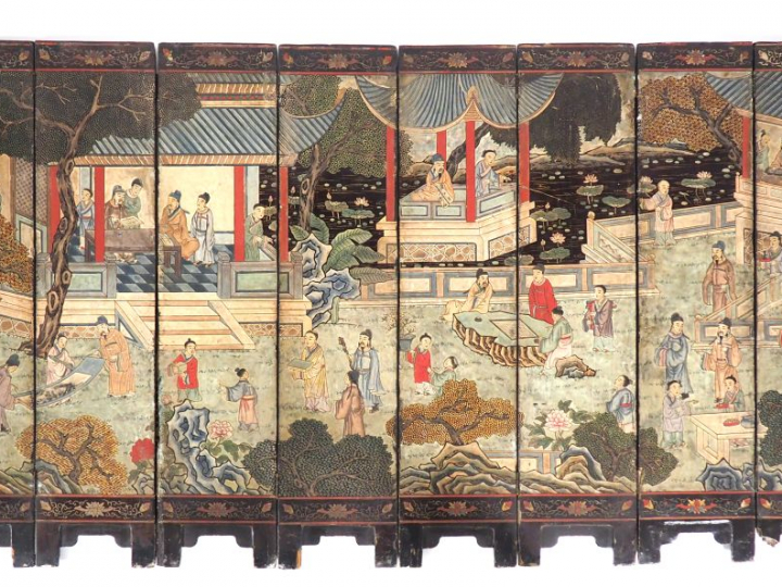 Chine XVIIIe siècle,  Paravent à huit feuilles en laque de coromandel 
