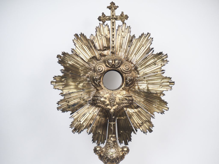 Grand ostensoir en vermeil 925, poinçon Minerve, motif central rayonna