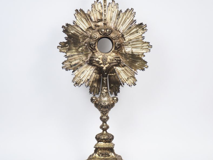 Grand ostensoir en vermeil 925, poinçon Minerve, motif central rayonna