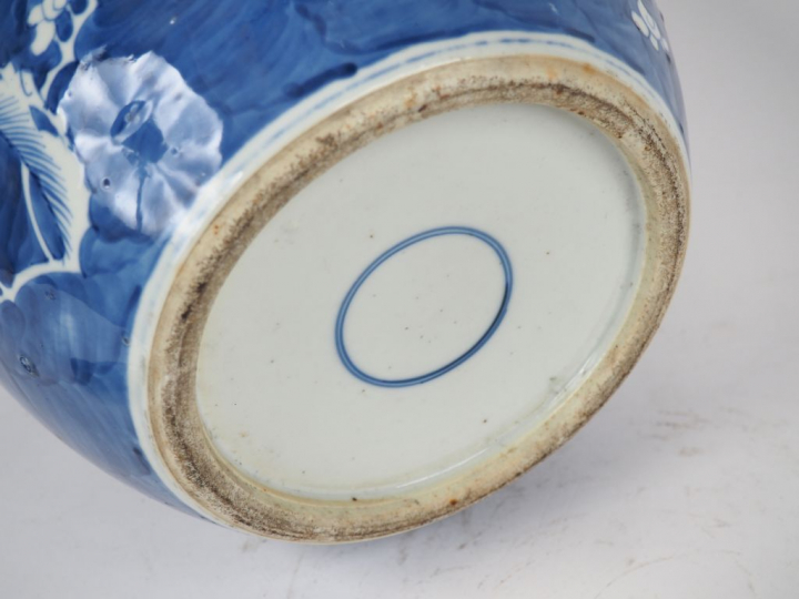 Chine, fin du XIXe siècle,  Important pot à gingembre couvert en porce