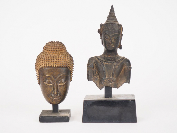 Siam Ayuttayah, XVIIe siècle,  Ensemble en bronze comprenant une tête 