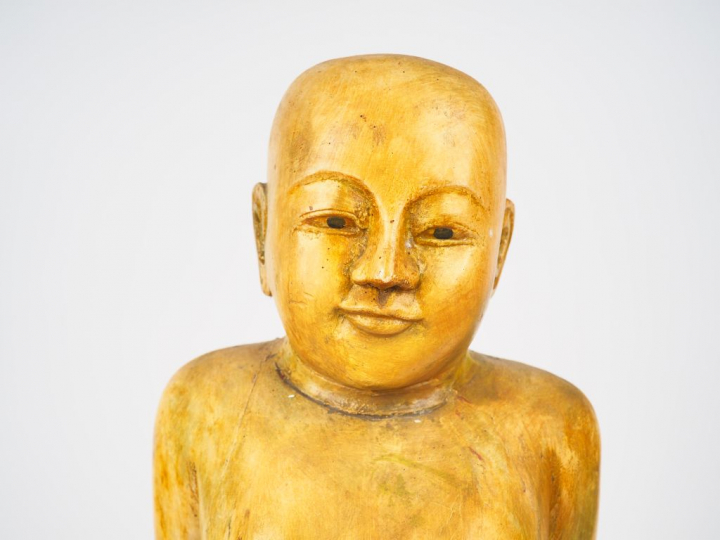 Sud Est Asiatique,  Importante statue en bois représentant un jeune bo