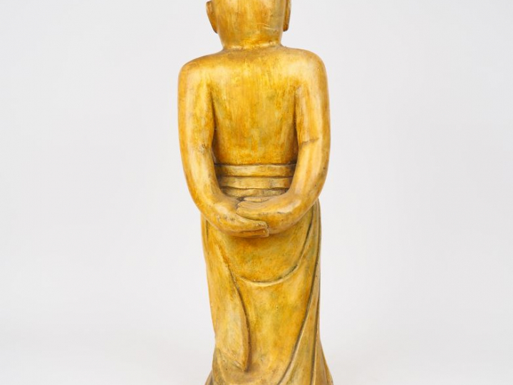 Sud Est Asiatique,  Importante statue en bois représentant un jeune bo