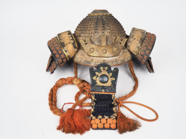 Japon, XVIIIème siècle, Casque de type hoshi-bachi kabuto à 44 lamelle