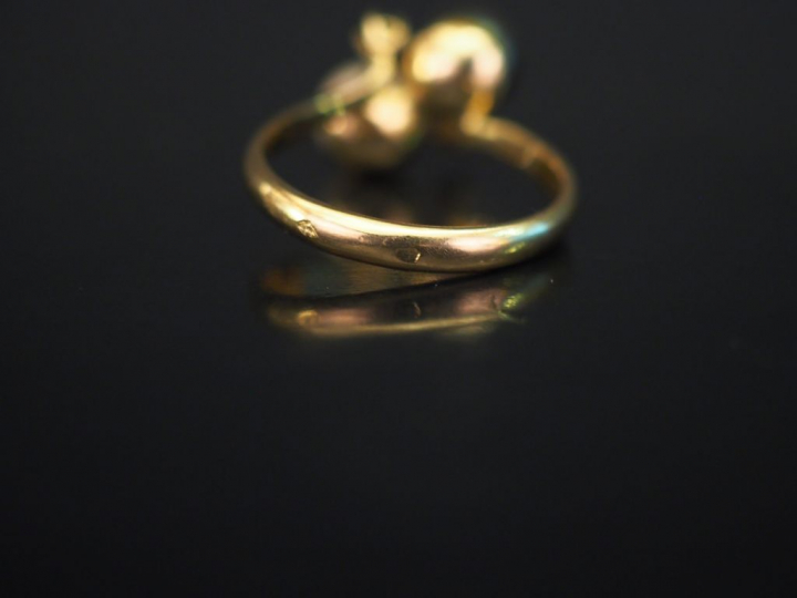 Bague "Toi   Moi" en or jaune, sertie d'une perle blanche et d'une per