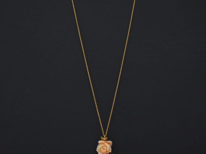 Chaine en or jaune, maille forçat, et son pendentif en or jaune et cor