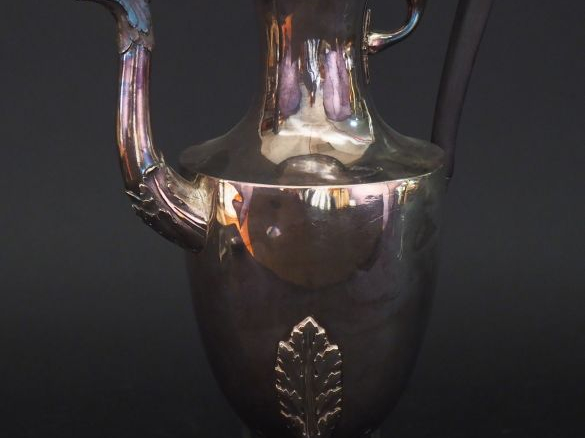 	Verseuse tripode Empire en argent, poinçon au Coq, bec verseur en for